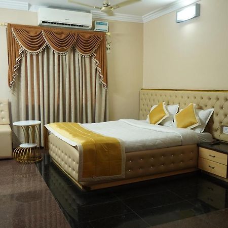 Sai Samrat Hotel Shirdi Εξωτερικό φωτογραφία